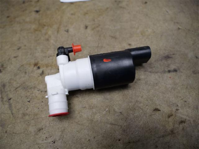 Spylerpumpe Frontrute – bilde 1