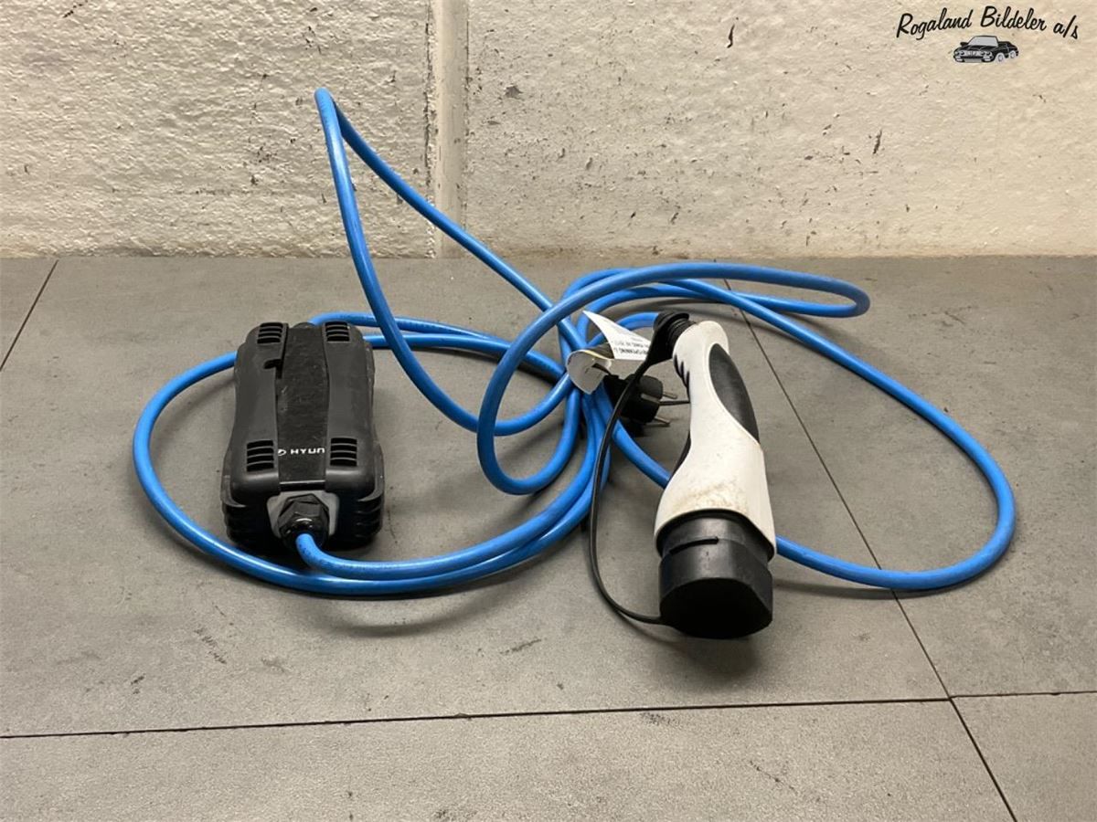 On-board charger OBC Hyundai Ioniq AE 2017 · 36400-0E150 - Fotografie 1