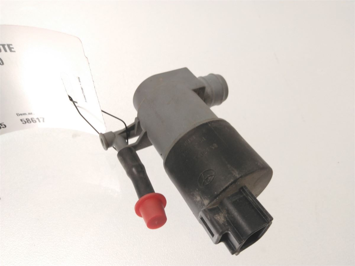 Spylerpumpe Frontrute – bilde 1