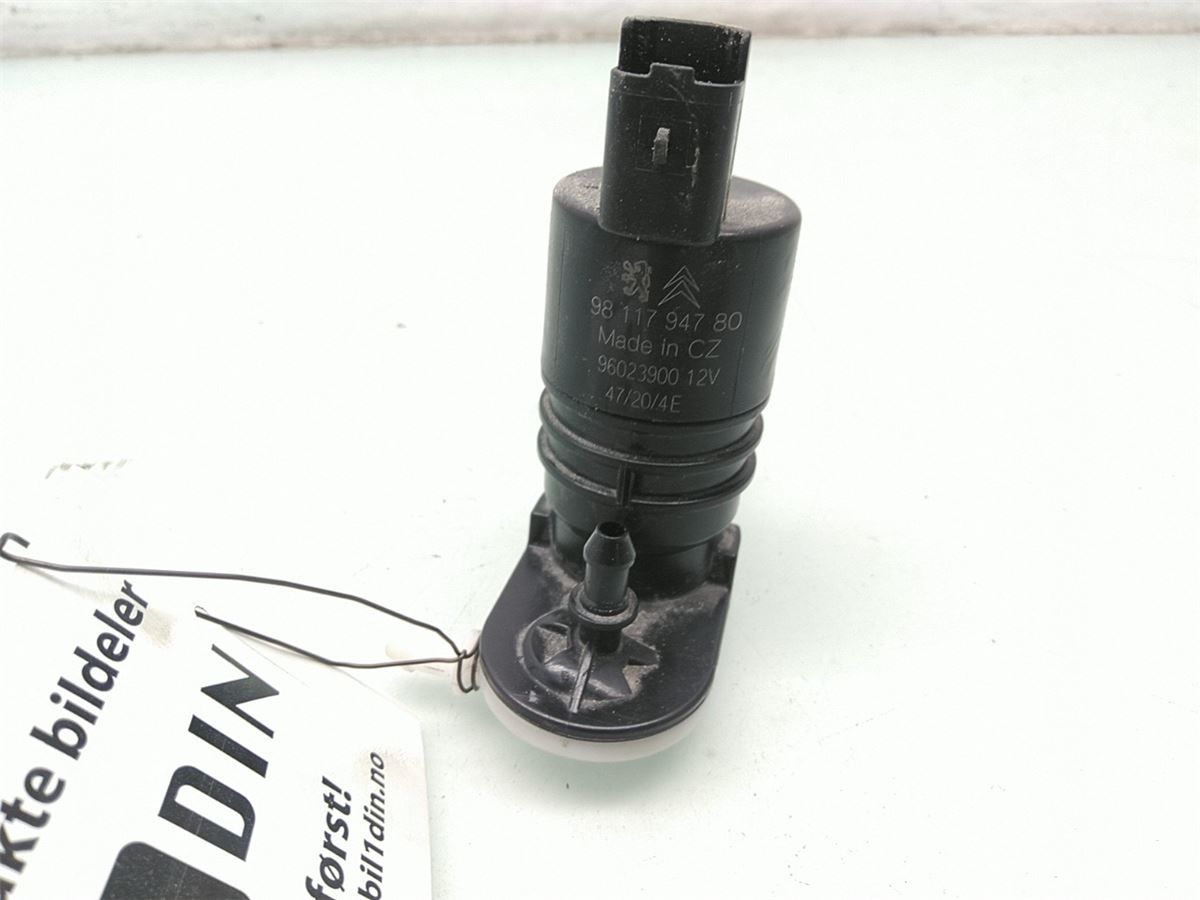 Spylerpumpe Frontrute – bilde 1