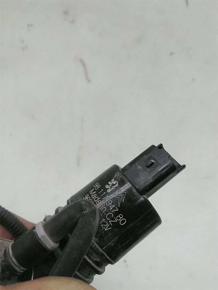 Spylerpumpe Frontrute – bilde 2