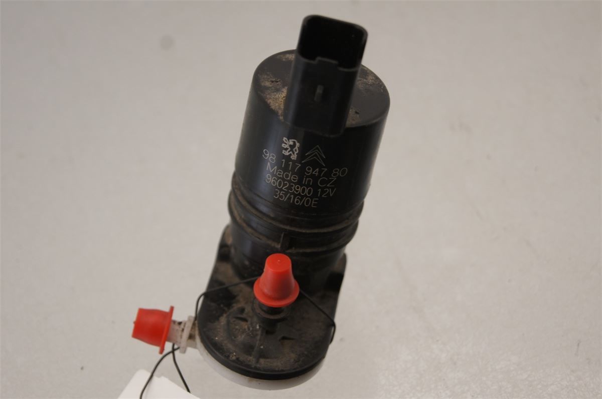 Spylerpumpe Frontrute – bilde 1