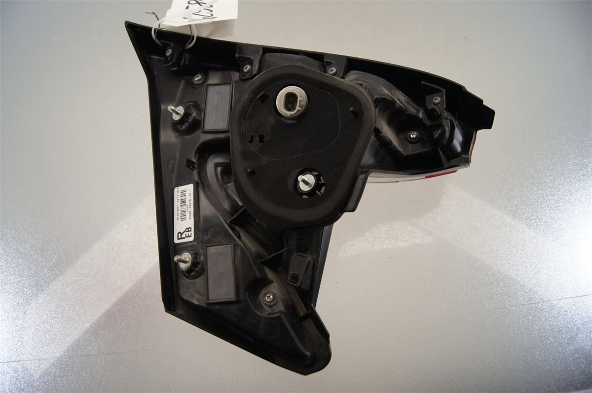 Baklykt Høyre – bilde 3