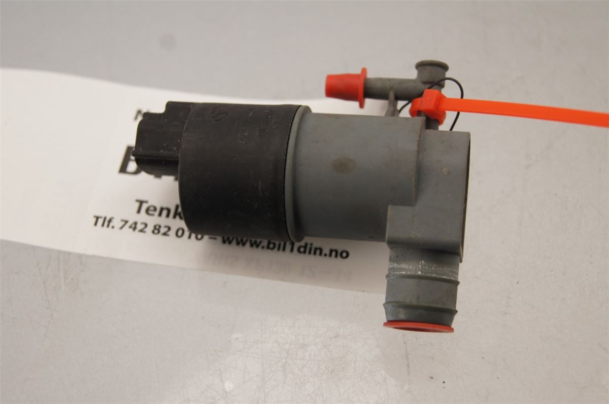 Spylerpumpe Frontrute – bilde 1