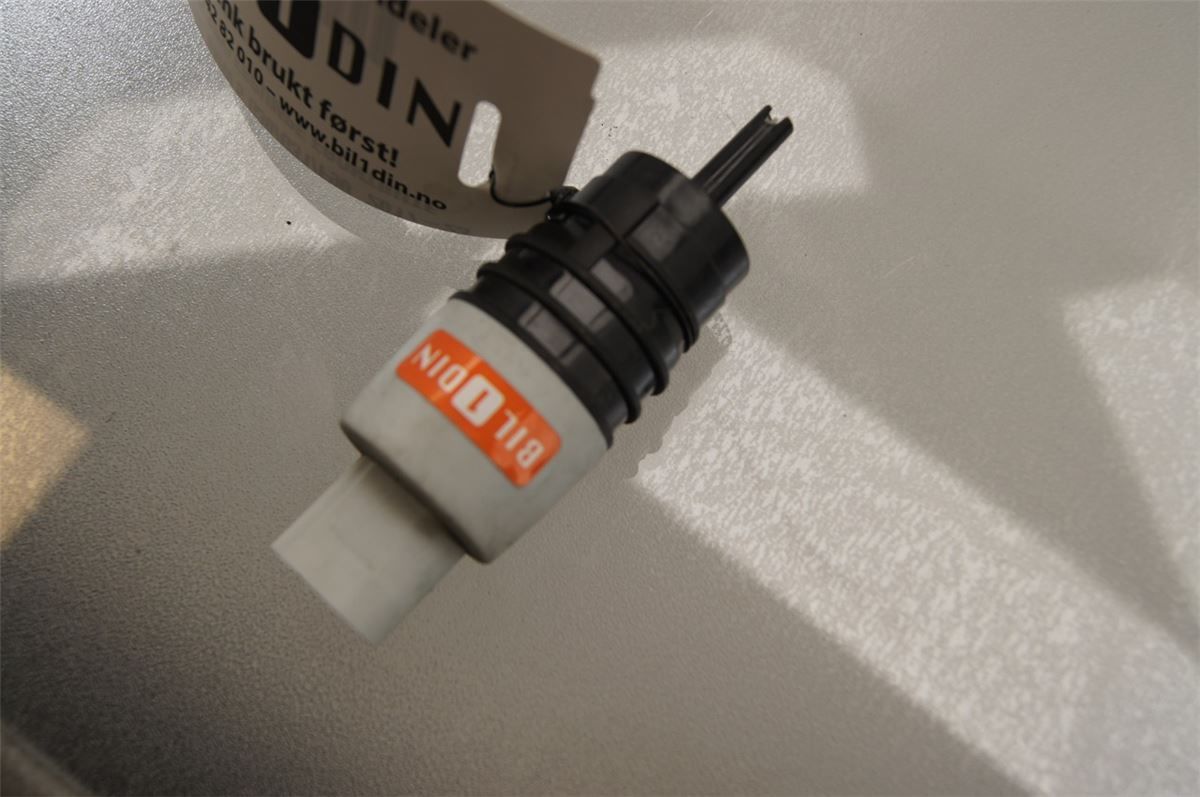 Spylerpumpe Frontrute – bilde 1