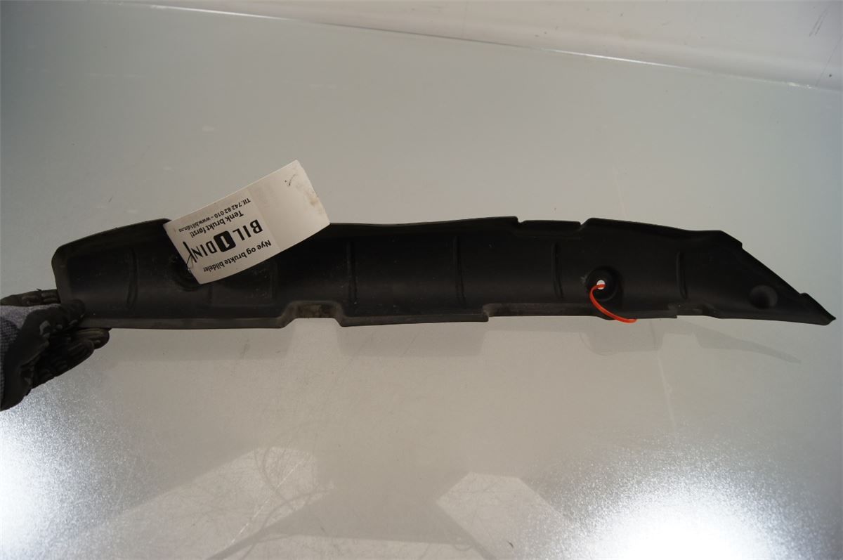 Front Plastdeklser – bilde 1