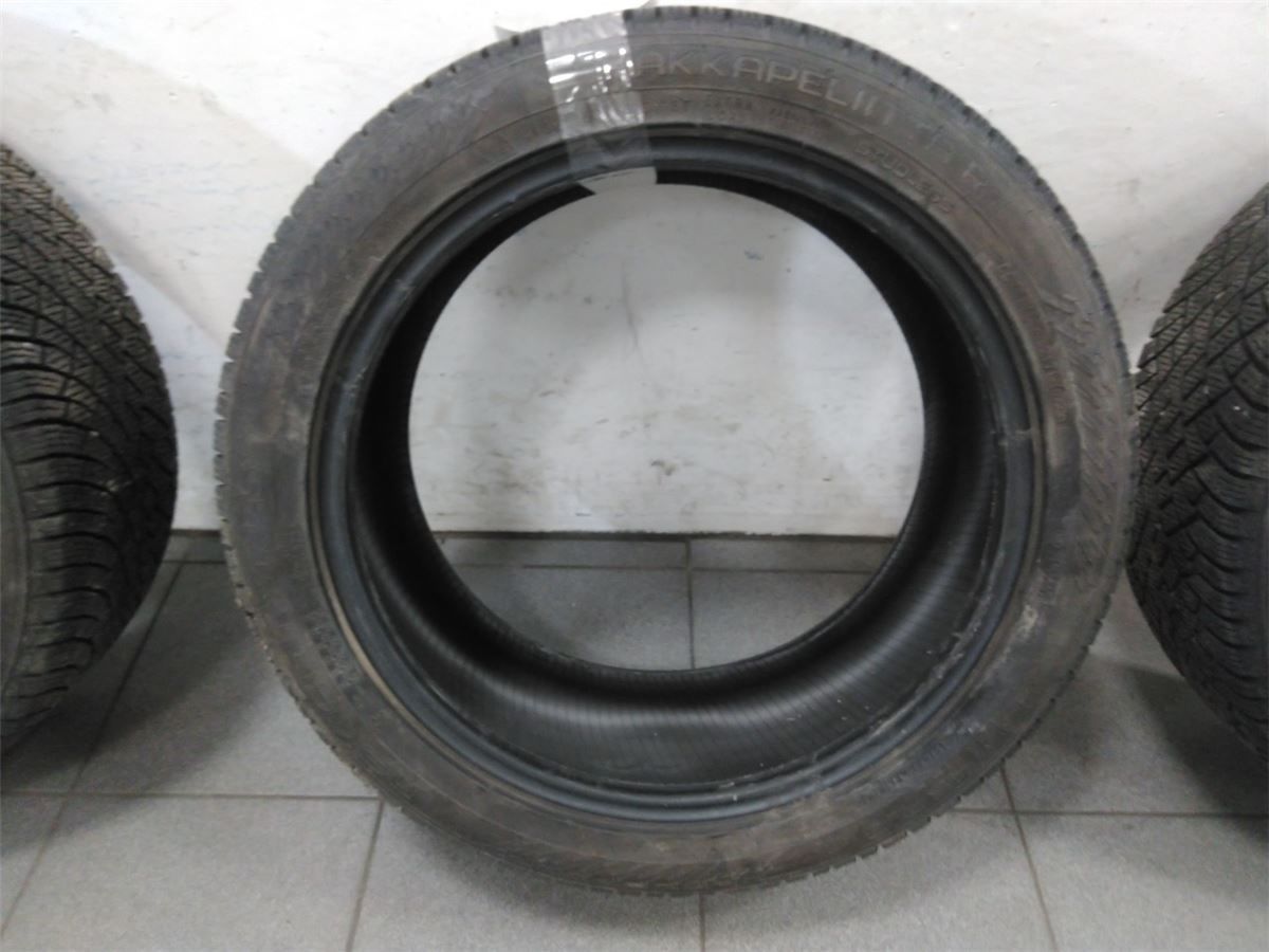 Dekk 18 235/45-18 – bilde 1