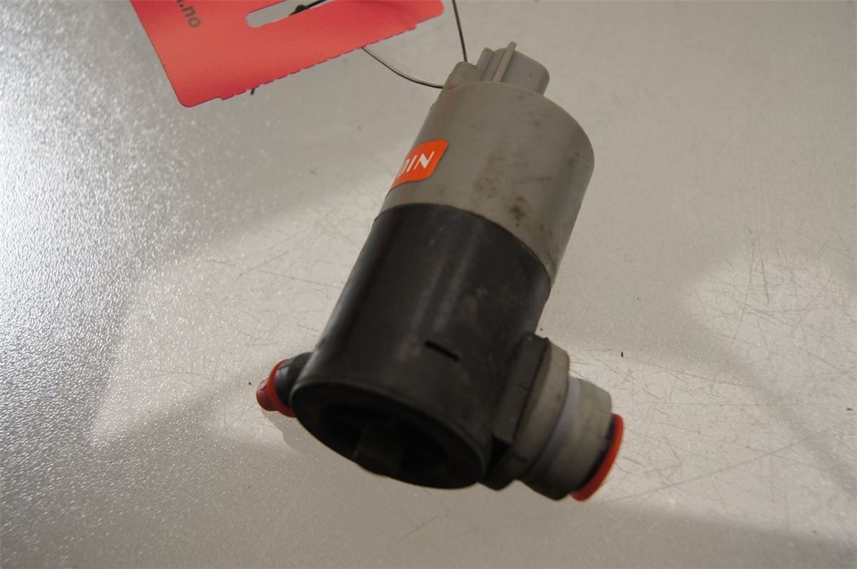 Spylerpumpe Frontrute – bilde 1