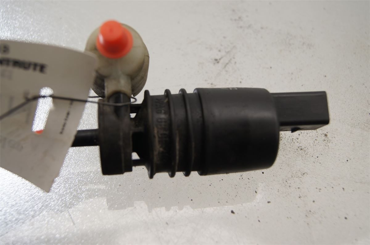Spylerpumpe Frontrute – bilde 1