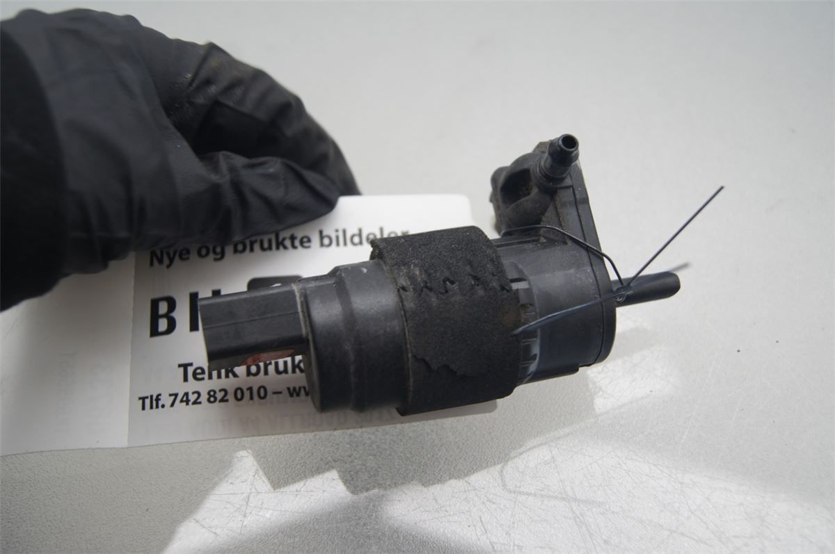 Spylerpumpe Frontrute – bilde 1