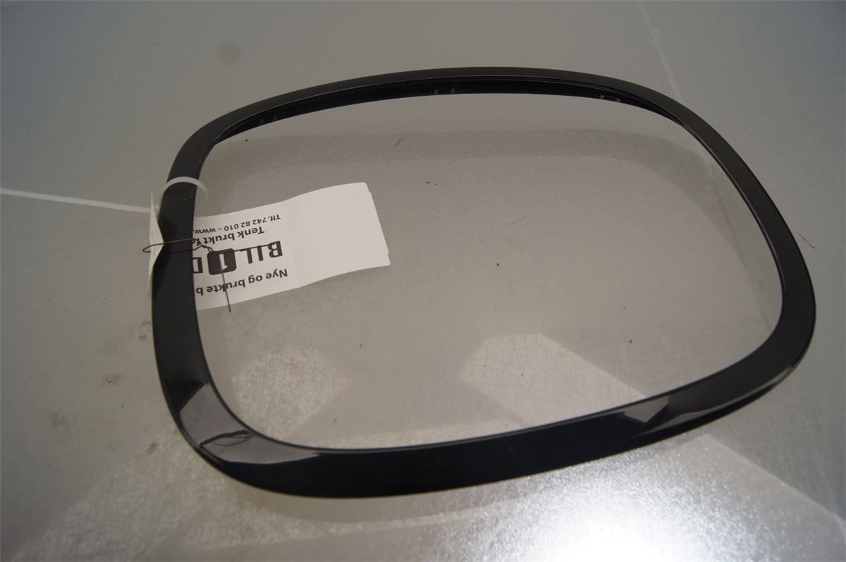Baklykt Midt / Omramming – bilde 1