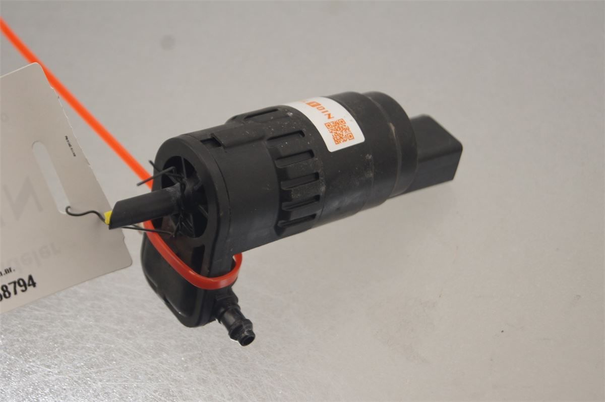 Spylerpumpe Frontrute – bilde 1