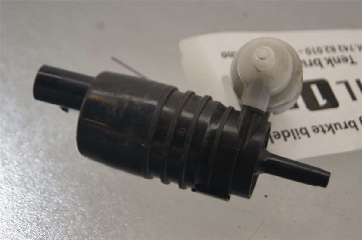Spylerpumpe Frontrute – bilde 1
