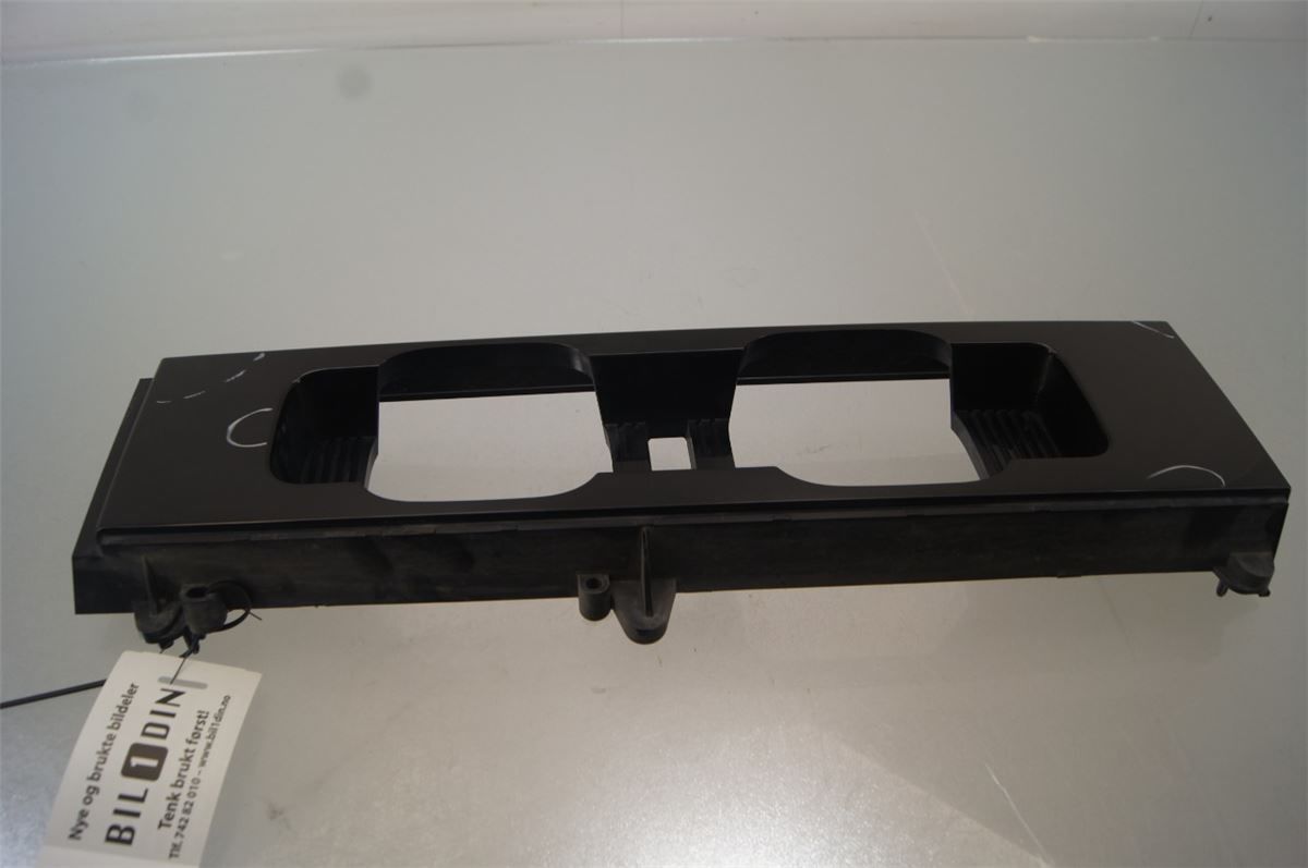 Baklykt Midt / Omramming – bilde 1