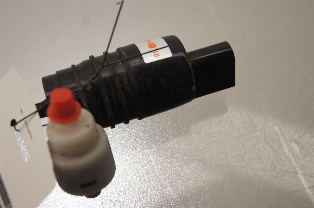 Spylerpumpe Frontrute – bilde 1